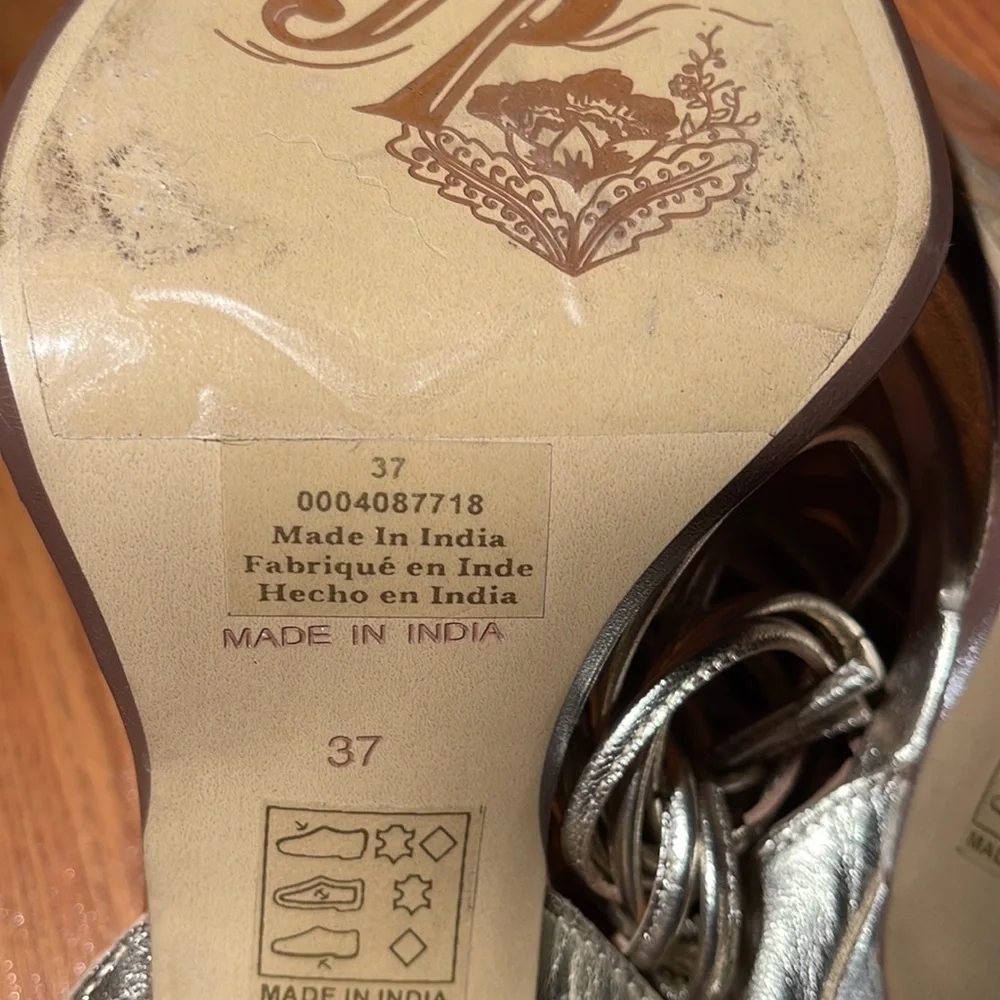 Free People Camilla Vinyl Heels. - Picture 5 of 6